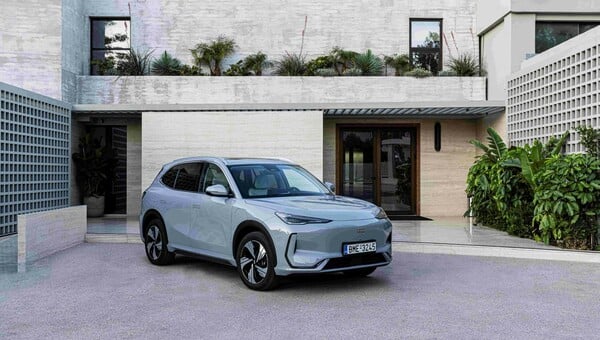 Το Geely EX50 ξεχωρίζει με τον δικό του τρόπο