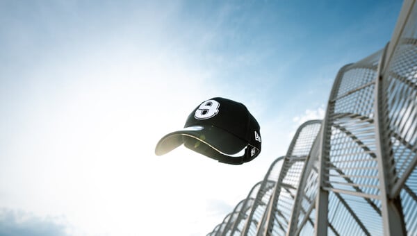 NEW ERA x ΛΕΞ | “Θ”: Ένα καπέλο για την πόλη, την κουλτούρα και την ιστορία