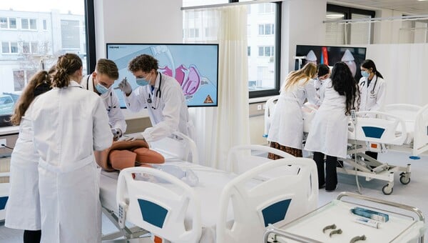 Ευρωπαϊκό Πανεπιστήμιο Κύπρου – Παράρτημα Φρανκφούρτης: Πρωτοπορία στην Ιατρική Εκπαίδευση στην καρδιά της Ευρώπης 