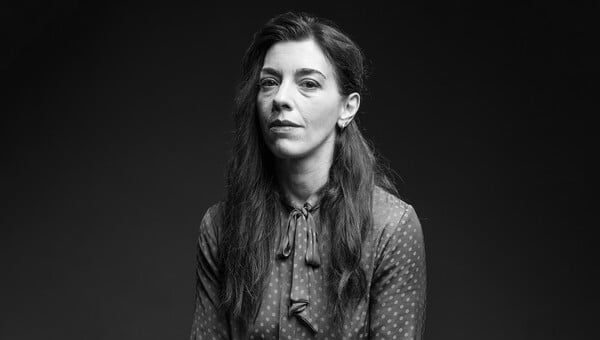 Η Λουκία Μιχαλοπούλου διαβάζει το ποίημα «Daddy» της Σίλβια Πλαθ