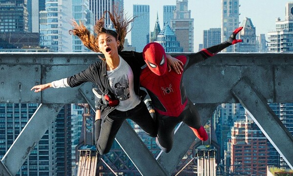 https://www.lifo.gr/sites/default/files/styles/lifo_standard_normal/public/movies/2021/Zendaya-and-Tom-Holland-in-Spider-Man-No-Way-Home.jpeg?h=c9a3a702&itok=Q62jTBN6