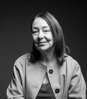 Η Λυδία Φωτοπούλου διαβάζει το «Είναι η αγάπη φονικό» της Λένας Κιτσοπούλου