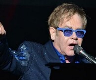 Ο Έλτον Τζον είναι αποφασισμένος να παίξει στην Ρωσία