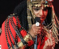 Η Μ.Ι.Α., το κωλοδάχτυλο και η μήνυση