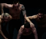 Είδα την παράσταση «Enter Achilles» του Λόιντ Νιούσον στη Στέγη