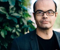Ο αινιγματικός κόσμος του Hans Olav Lahlum