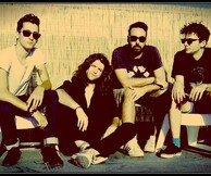 Ménage à trois @ six d.o.g.s.