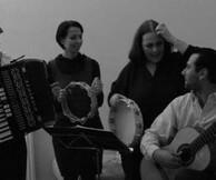 Μεσόγειος - Η θάλασσα που αγκαλιάζει τα τραγούδια