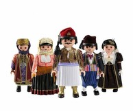 Πέτρος Καμινιώτης, Με φορεσιές ενός παλιού καιρού…