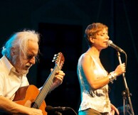 Νότης Μαυρουδής & Αναστασία Μουτσάτσου, «…με Βαμβακάρη και Τσιτσάνη»