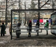 Έφη Σκαρβελάκη, Ανάμεσα