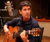 Ο Σωκράτης Μάλαμας στο Θέατρο Βράχων