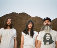 Οι Moon Duo επιστρέφουν "σπίτι" τους. Mαζί τους οι Chickn