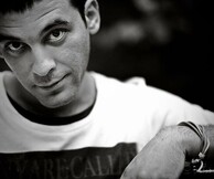 Απόστολος Ρίζος, «Σ’ αυτή τη Χώρα»