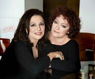 Χάρις Αλεξίου - Τάνια Τσανακλίδου 