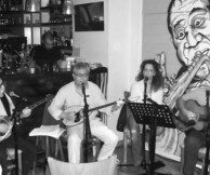 Εύα Ξένου και ΤρόιΚα, Δάκρυ - δάκρυ πέφτουνε της βροχής οι στάλες