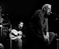 Χειμερινοί Κολυμβητές, Από το πάρκο, στη Βουλιαγμένη