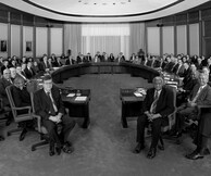 L’ encerclement-la democratie dans le rets du neoliberalisme