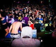 Akomma Party στο Booze