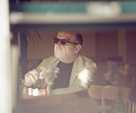 Σιχτίρ ευρώ, μπουντρούμ δραχμή, θα πεις κι ένα τραγούδι