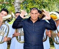 Party τσιγγάνικων χάλκινων πνευστών στο Half Note