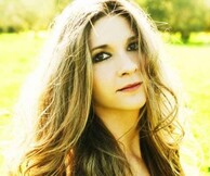 Η Βασιλική Καρακώστα στο Δημοτικό Θέατρο Πειραιά