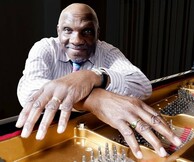 O “Mr. Big Hands” της jazz στο Half Note