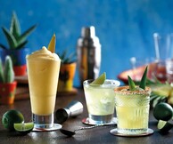 Carnival Costume Party Παρασκευής Mε κέφι TGI Fridays™