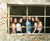 B.ound: το σκηνικό που φοβάται