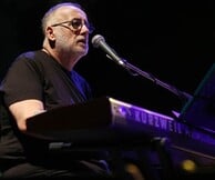 Θάνος Μικρούτσικος, Σταυρός του Νότου/ Γραμμές των οριζόντων