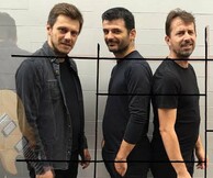 Τρεις και κάτι