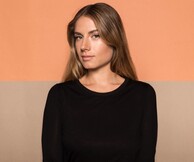 Sissi Rada, Strings attached
