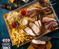 Aυθεντικό, αμερικάνικο BBQ ήρθε στα Fridays Κηφισιάς