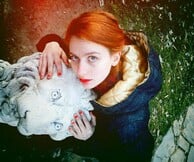 Logout, Nalyssa Green & Δεσποινίς Τρίχρωμη