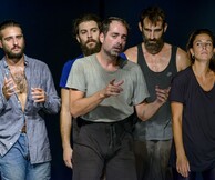 Υπηρέτης δύο αφεντάδων
