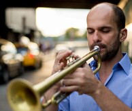 Metamorphosis: Συναυλία Amir ElSaffar & Two Rivers Ensemble