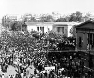 Ρίτσος, Βρεττάκος, Μανόλης Αναγνωστάκης κ.α.: 18 ποιήματα για την εξέγερση του Πολυτεχνείου