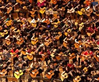 Ο Βαγγέλης Μπουντούνης και οι 100 κιθαριστές στον Ιανό