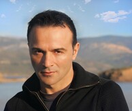 Ο σκηνοθέτης Γιώργος Ηλιόπουλος μιλά για την παράσταση «Bedtimes Stories»