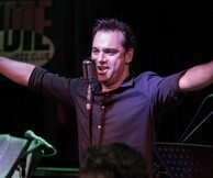 Ο Δώρος Δημοσθένους υπόσχεται ένα δυνατό πάρτυ!