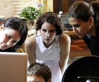 H Lana Del Rey ντύνεται νυφούλα