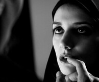 Ένα Κορίτσι Γυρίζει Σπίτι Μόνο του τη Νύχτα