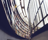 Αντιμετωπίζοντας την κρίση στο βιβλίο