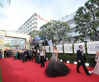 Χρυσές Σφαίρες: Παρέλαση αστέρων και ελληνικό άρωμα στην αυριανή βραδιά