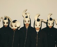 Sleep Party People: η μπάντα με τις μάσκες έρχεται στην Αθήνα