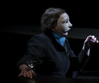 Το «REM/ κήπος» της Άννας Κοκκίνου επιστρέφει στο Θέατρο Σφενδόνη