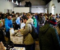 Vinyl Market: Ένα τριήμερο για πολύ ψάξιμο δίσκων έρχεται στη Τεχνόπολη
