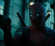 Στο πρώτο teaser του «Deadpool 2» ο Ράιαν Ρέινολντς αυτο-τρολάρεται ξανά και αποκαλύπτει τα οπίσθιά του