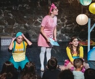 «Η χιονονιφάδα που αγάπησε το καλοκαίρι»: Το δημοφιλές παραμύθι ανεβαίνει στο θέατρο Αλκμήνη