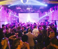 Οι Νύχτες Πρεμιέρας γιορτάζουν τα 25α τους γενέθλια μαζί με τη LiFO σε ένα μεγάλο πάρτι